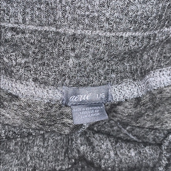 Size large AERIE super soft joggers - Picture 3 of 3